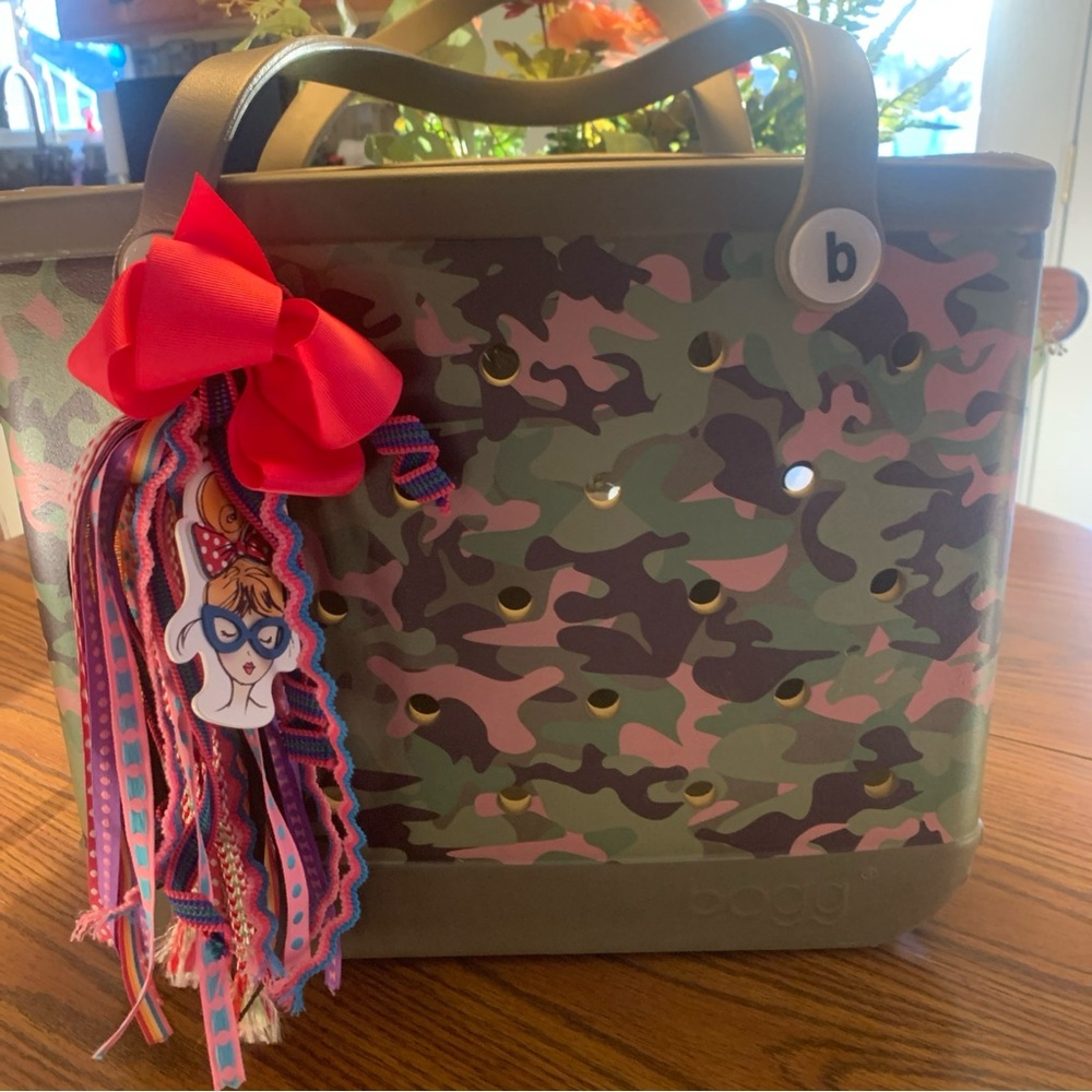 Original Bogg Bag Camo.  Great Condition!